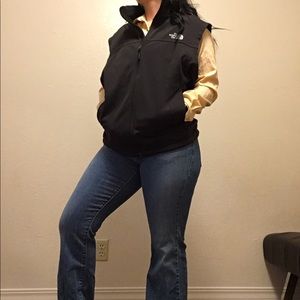 Men’s north face vest